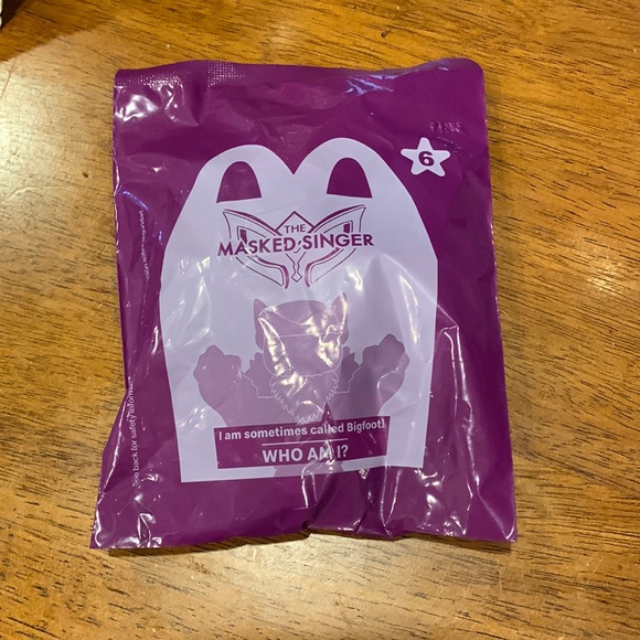 McDonald’s Toy - The Masked Singer - Picture 1 of 3